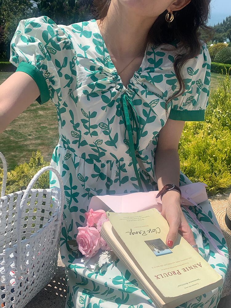 ギャザーVネックAラインドレス サマールーズ薄手ハイウェストウェストスリーブプリントミディ 夏物 ビッグFスモールZ韓国15653556129