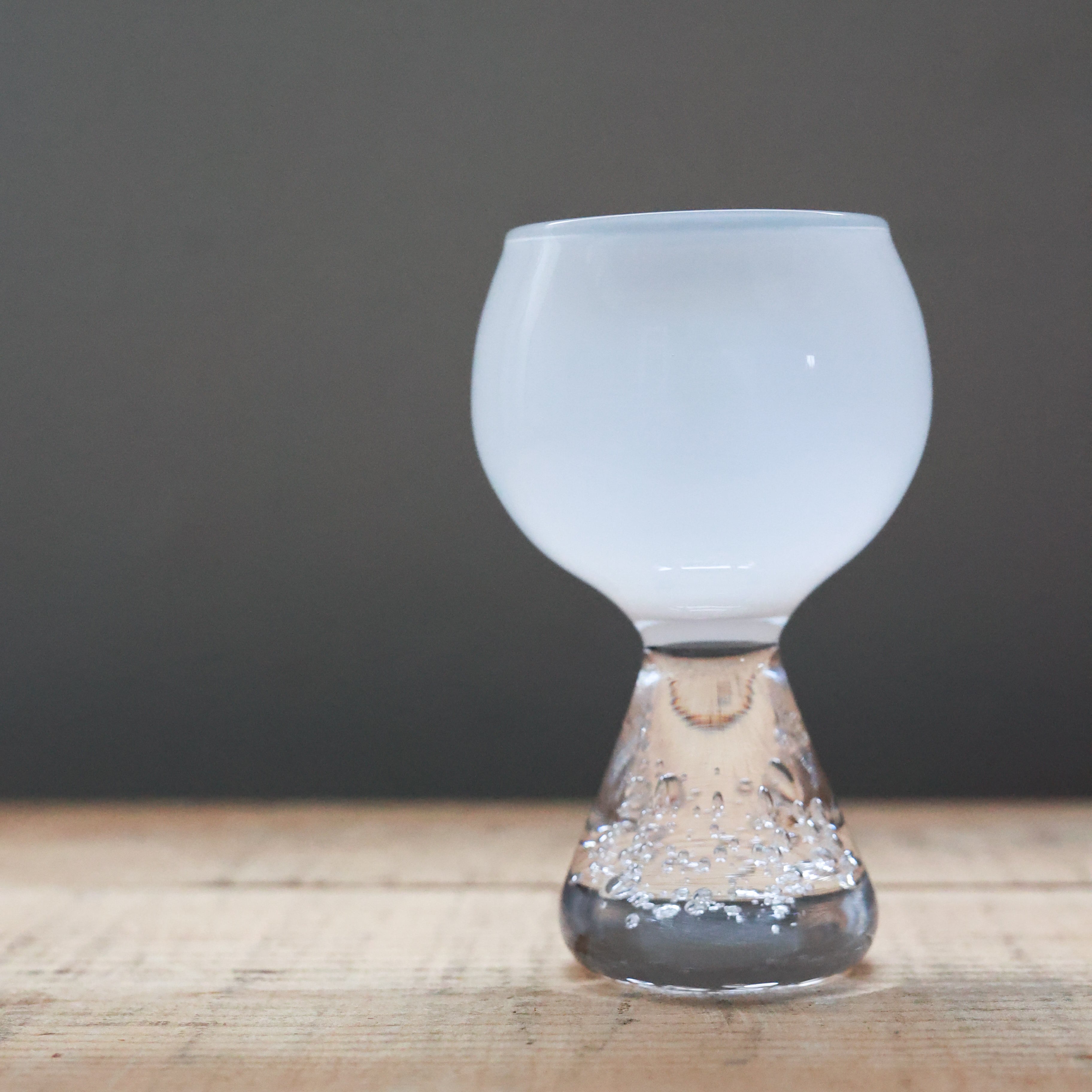 nora - glassworks - goblet / milk (made in Japan) | Et cetera