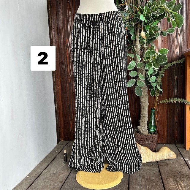 ゼブラ柄ワイドフレアーパンツ