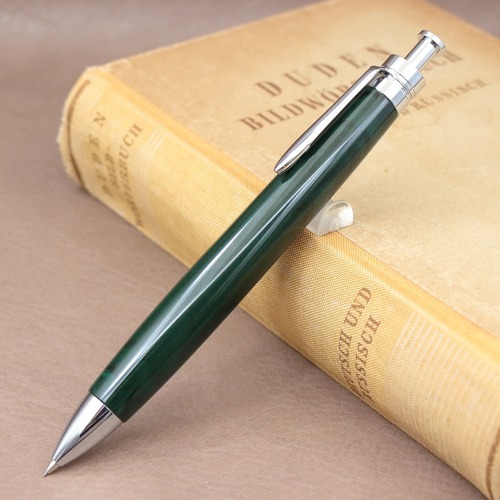 「時代を超える懐古的素材 エボナイト 深緑色・Pencil 0.5mm」手作りシャープペン Viriditas 手作りペン