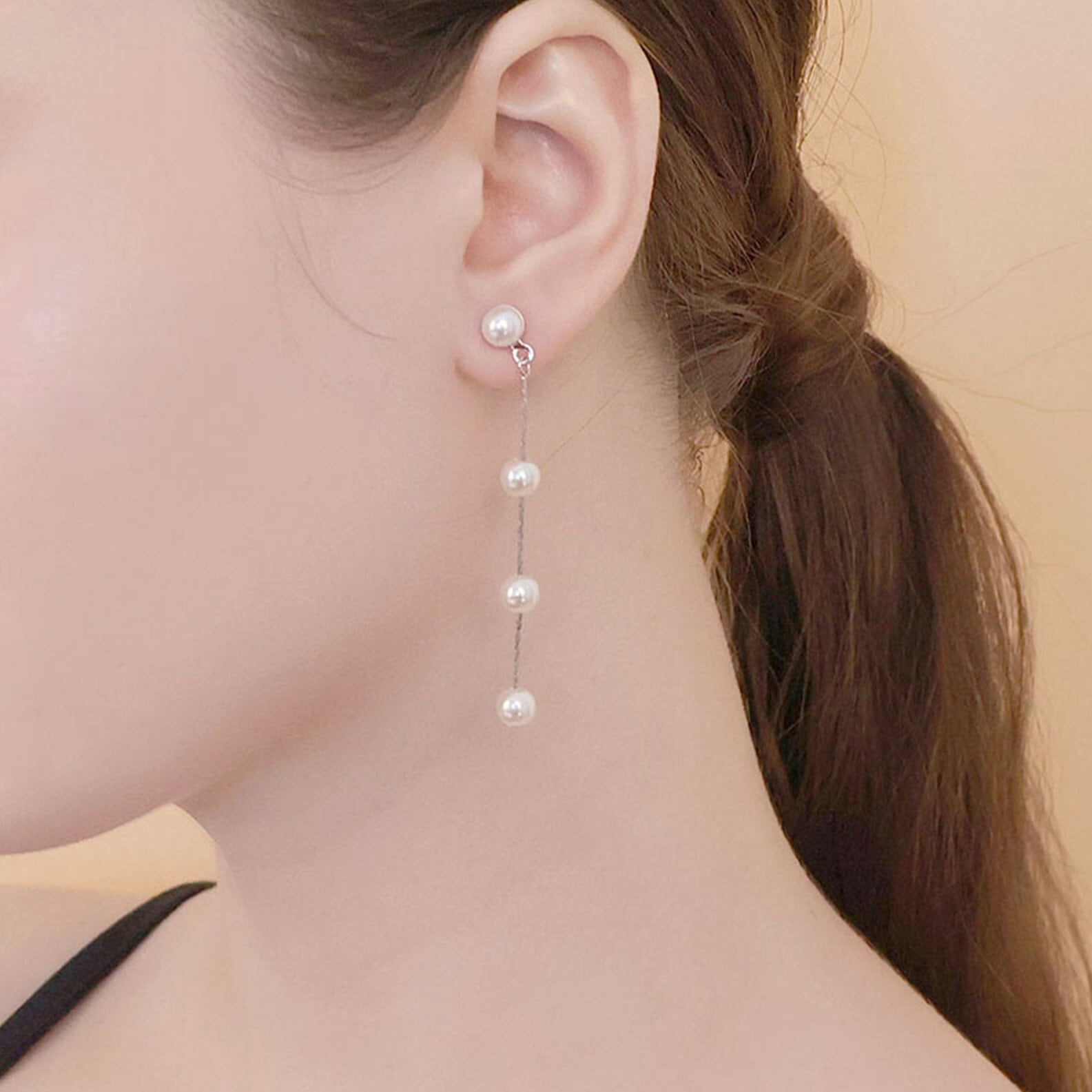 4連　パール　ドロップイヤリング　スウィング　ロングイヤリング　普段使い　パーティー　韓国製