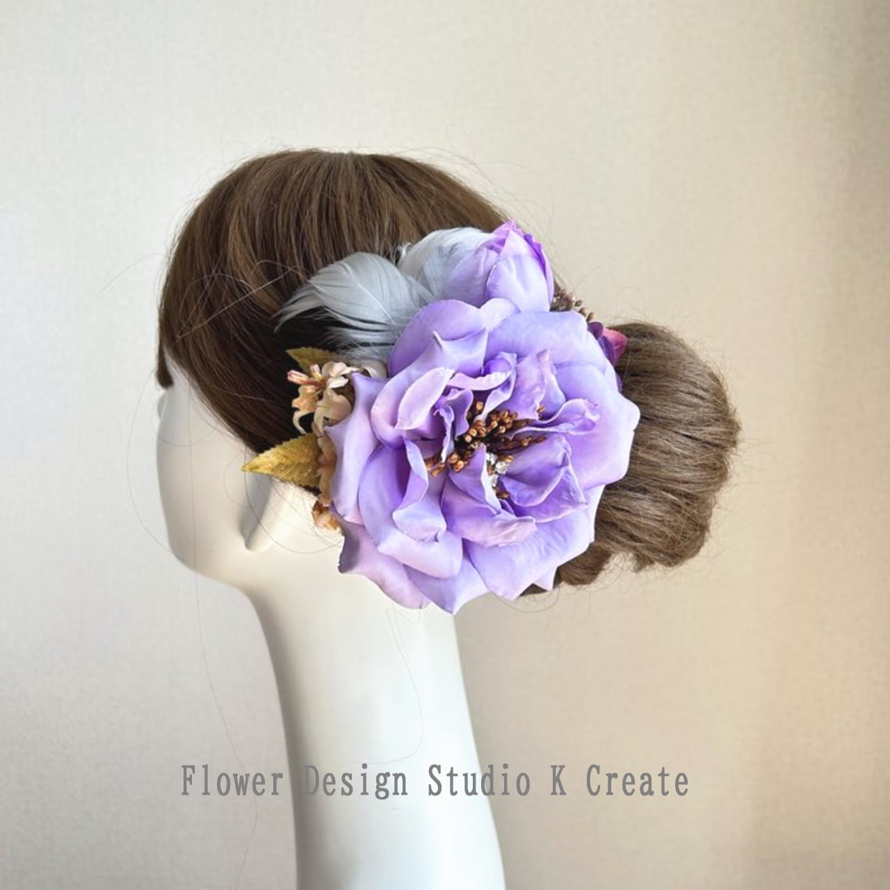 ラベンダー色の大輪の薔薇のヘアクリップ 紫 パープル ラベンダー色 薄紫 バラ ダンス 髪飾り フラメンコ フローレス フラメンコ小物 花飾り 頭飾り flamenco