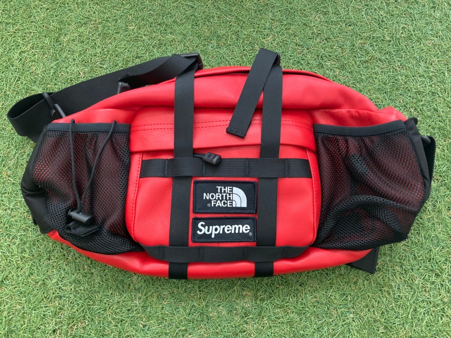 Supreme × THE NORTH FACE LEATHER MOUNTAIN WAIST BAG RED 5004  
