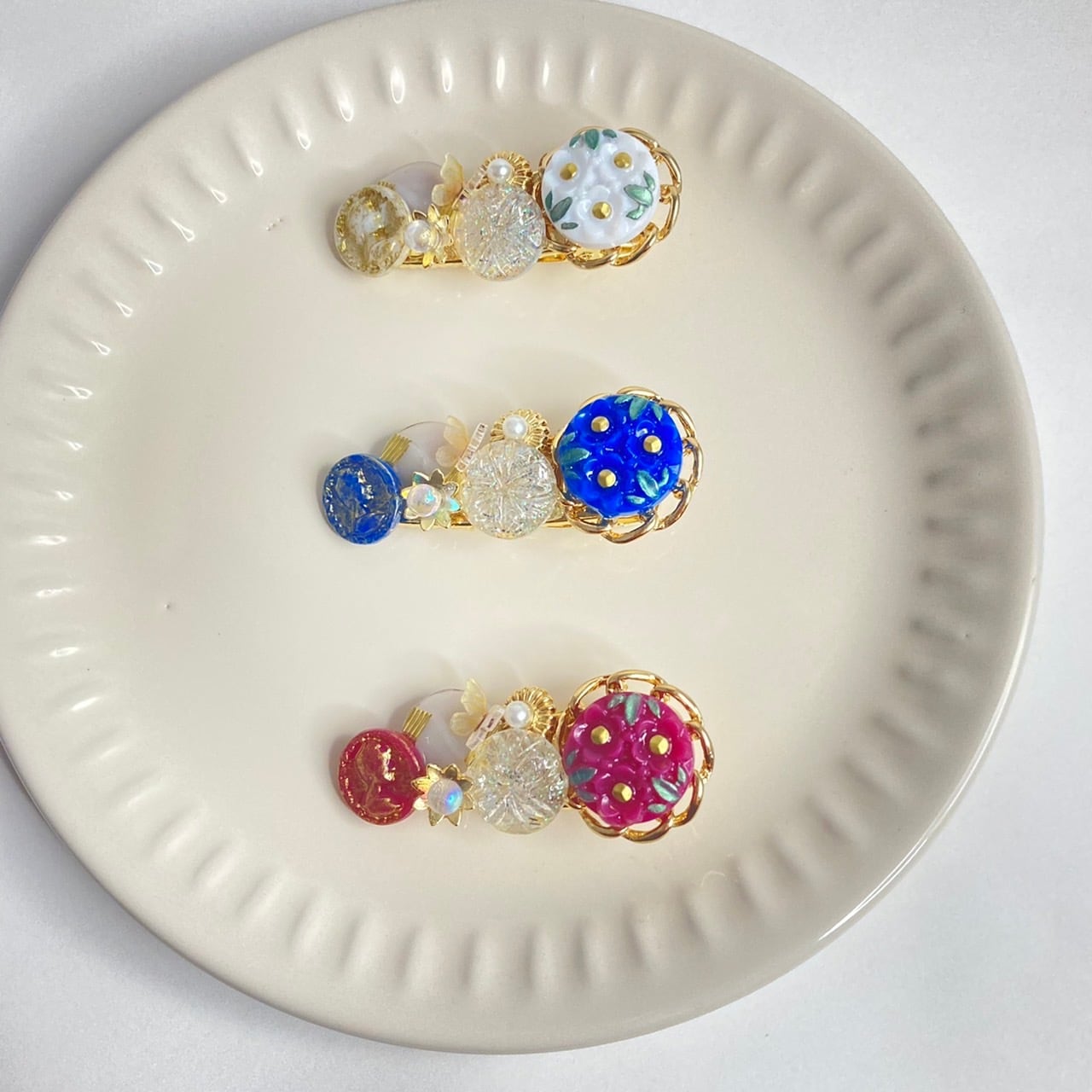 アンティーク風ボタン ヘアクリップ こっくりカラー 秋 冬 上品 ヘア