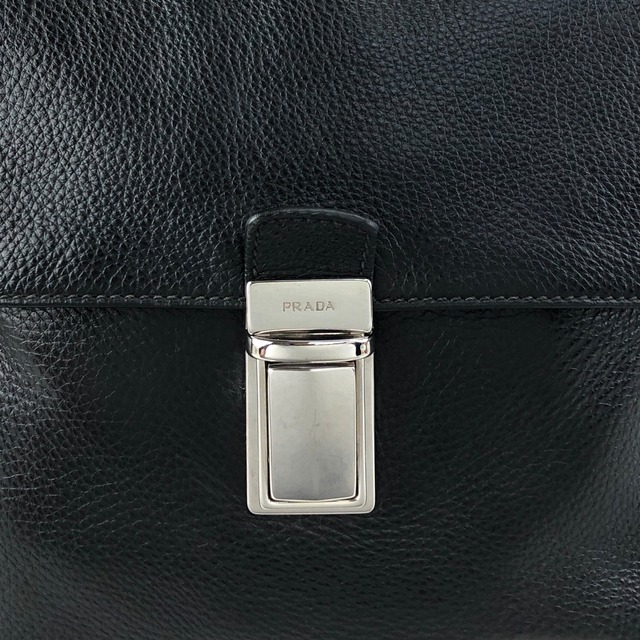 PRADA プラダ ショルダーバッグ ブラック トライアングルロゴ フロントバックル レザー フロントポケット vintage ヴィンテージ オールド fg3jes