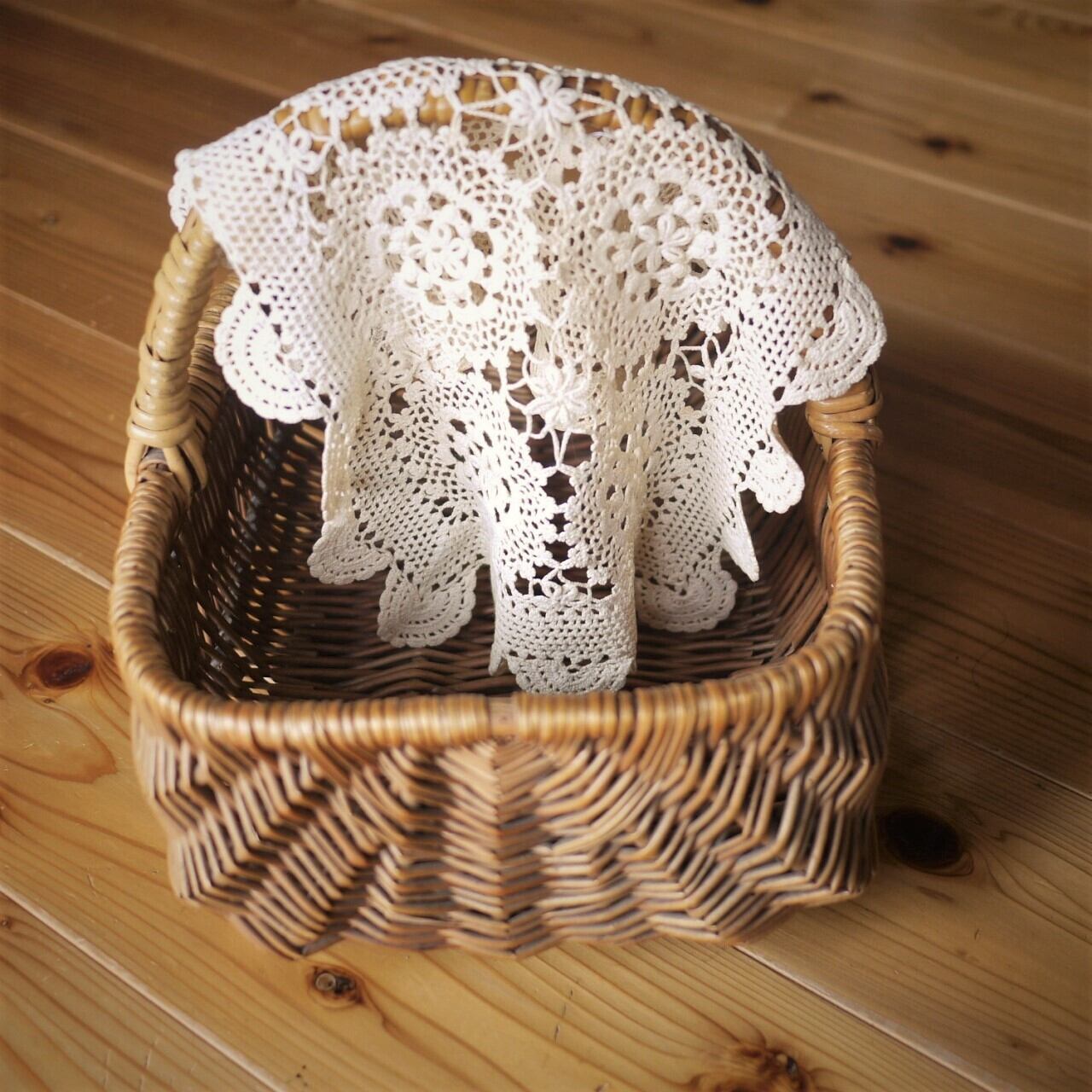 レース編み 花モチーフテーブルセンター ベージュ