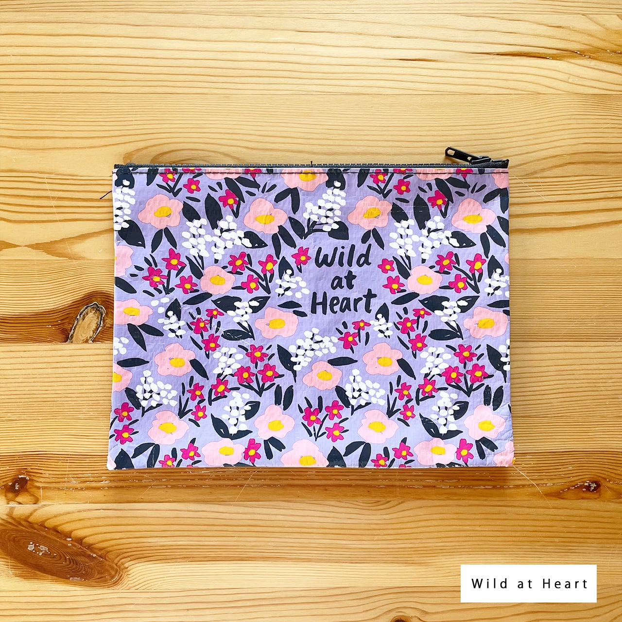 Blue Q zipper pouch Elää