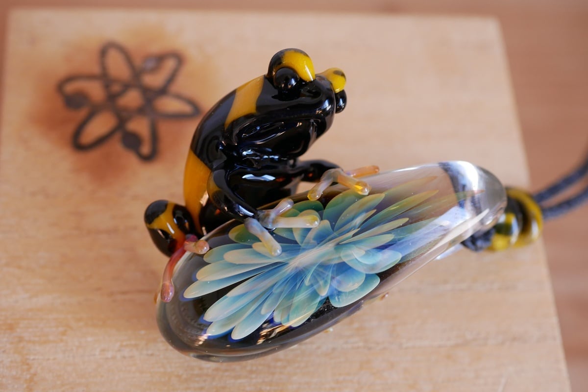 麻覇王ガラス | ねこまちティーズ