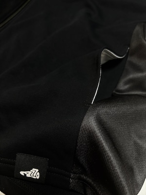 Kicks Logo Fullzip Sweat / black