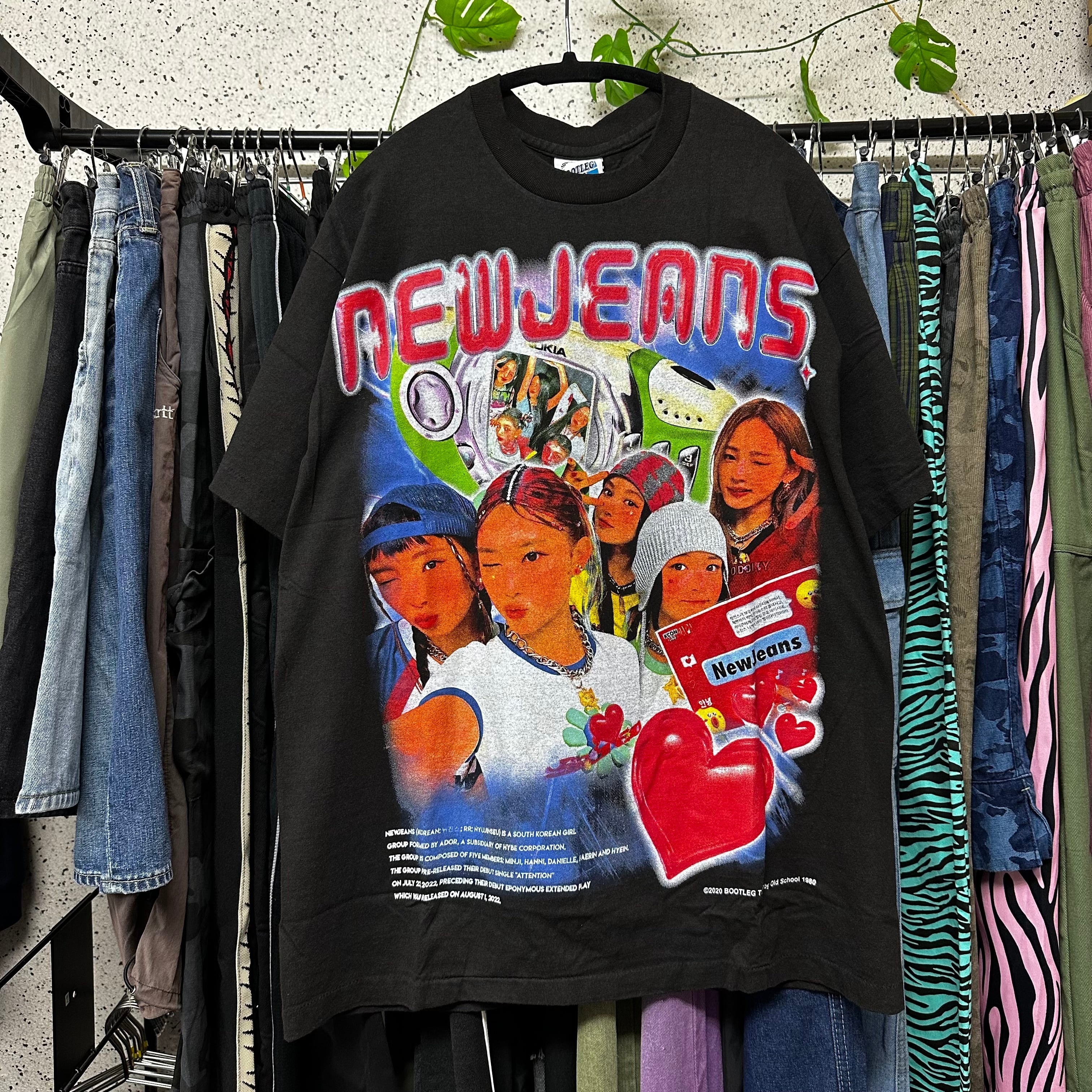 newjeans Tシャツ