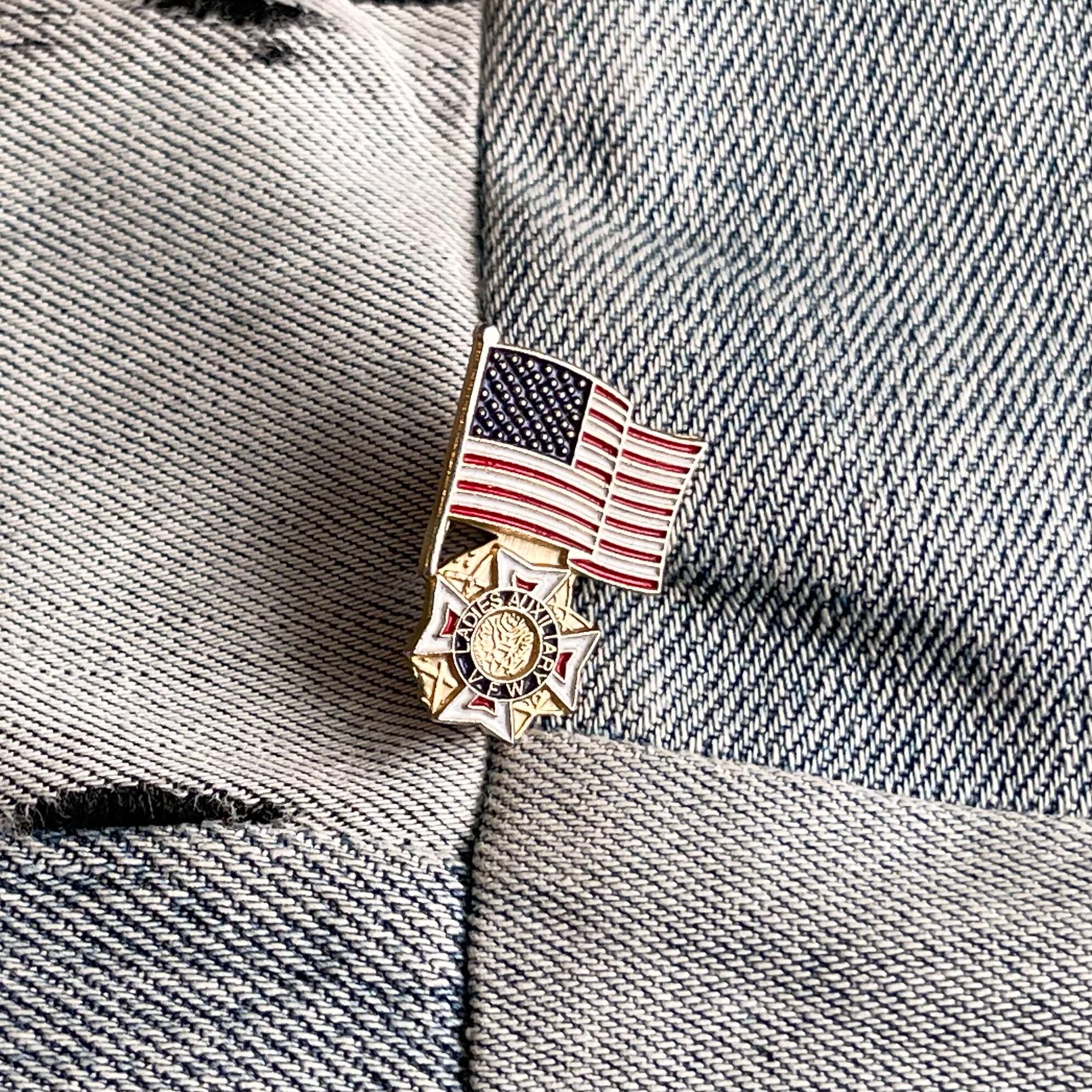 【Good】『VFW Auxiliary』 ピンバッジ