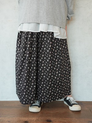 [NATURAL LAUNDRY]花柄とチェックタックスカート