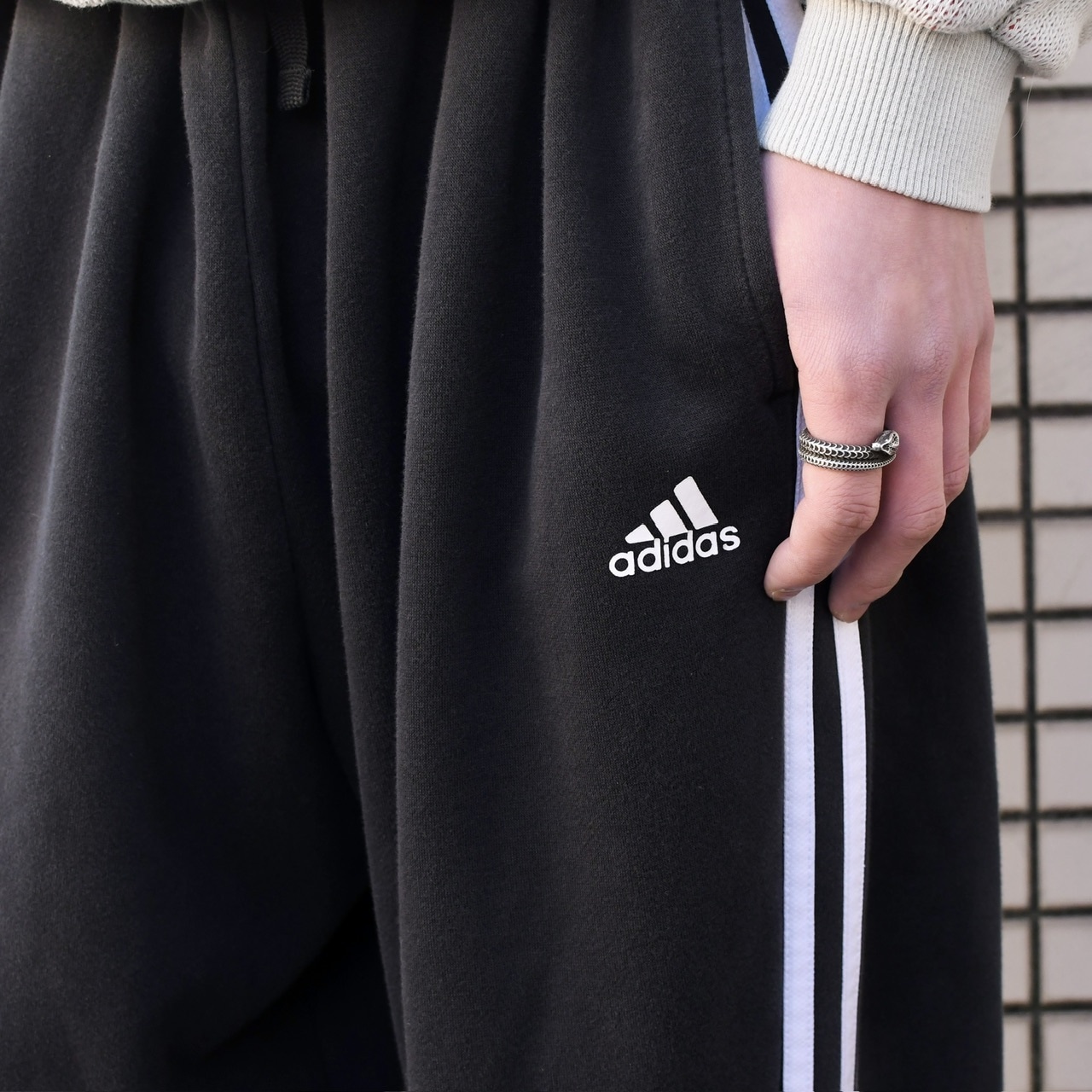 adidas side line wide fade sweat pants