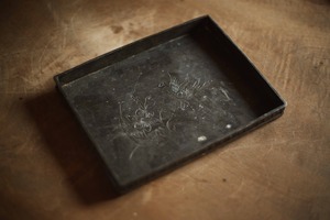 ヴィンテージ錫茶盤「鳳凰」・浙江慈渓製　