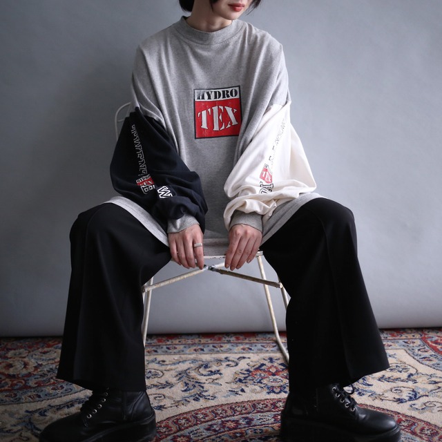 "white×black" sleeve and front , back printed loose silhouette big l/s tee