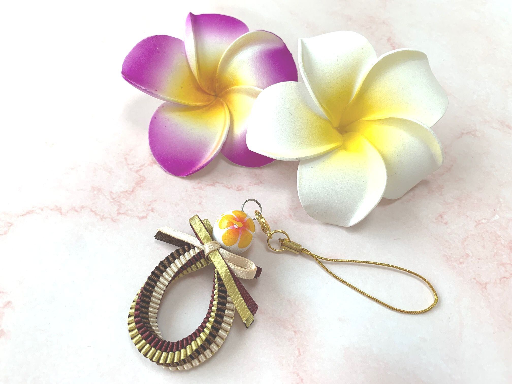 ✿ぷりん♡　リボンレイ　✿パステルレインボー×モモ　リボンレイチャーム❤ 3mm幅☆4カラーツイステッドスクエアノットストラップ キット