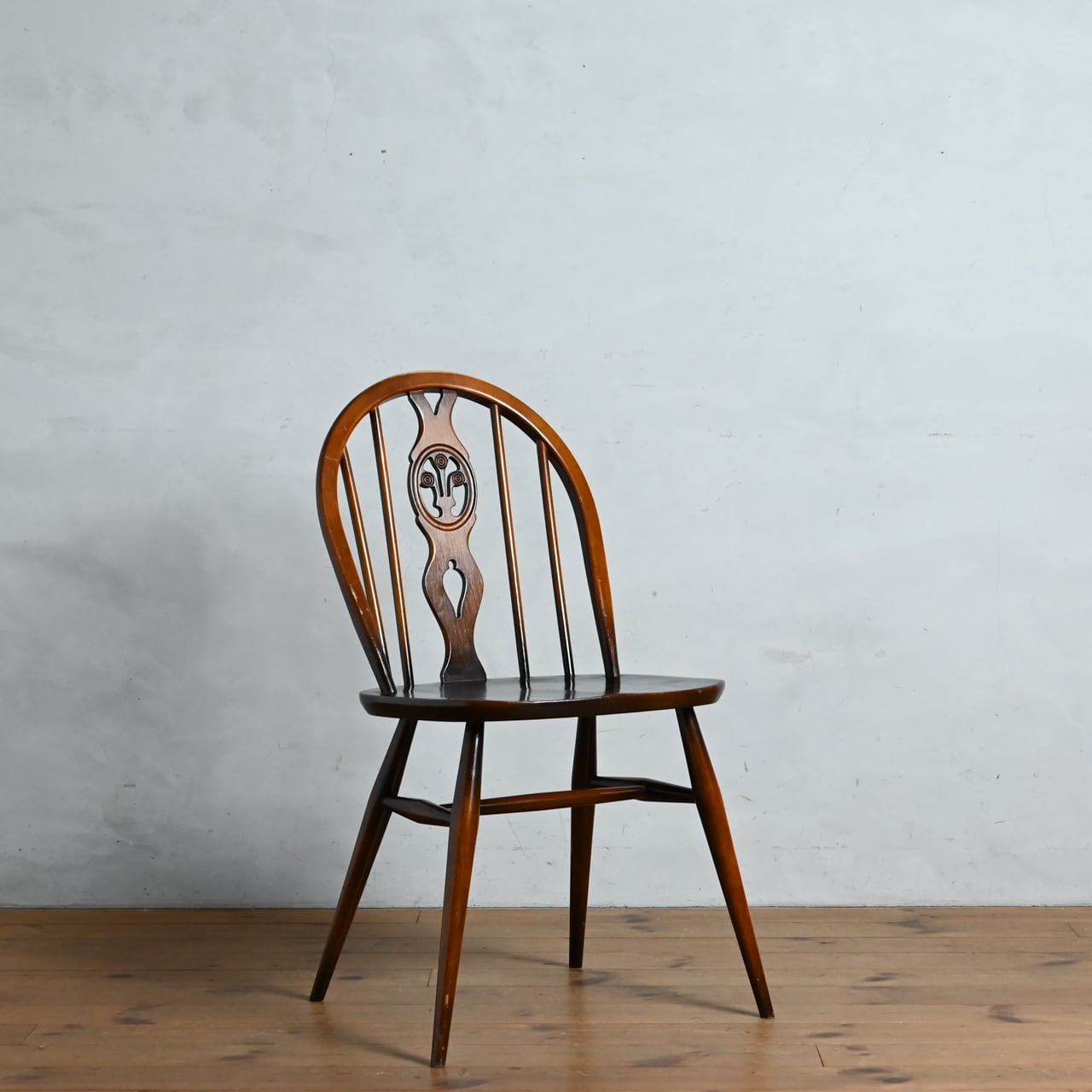 Ercol Thistleback Chair 【B】/ アーコールシスルバックチェア  〈ダイニングチェア・デスクチェア・椅子・コロニアル・アンティーク・ヴィンテージ〉 112902 | SHABBY'S MARKETPLACE　 アンティーク・ヴィンテージ 家具や雑貨のお店 powered by