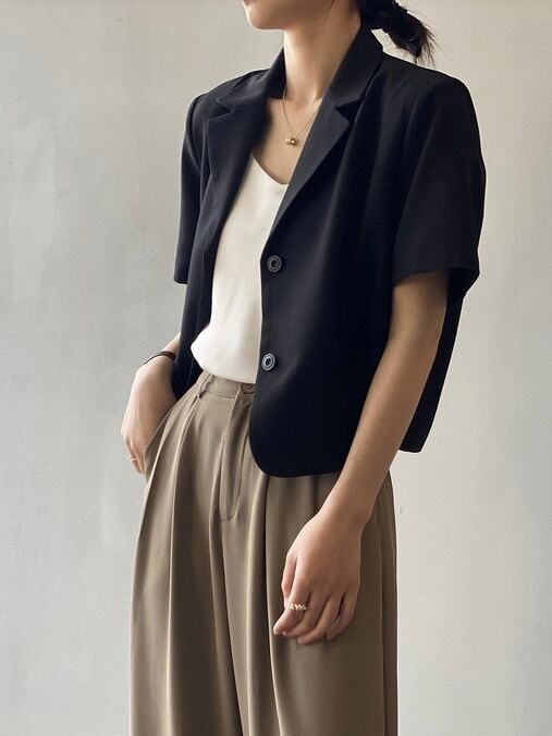 ハーフスリーブクロップドジャケット 通勤 オフィス カジュアル 韓国 セットアップ 重ね着 大きいサイズ 韓国 CH4061