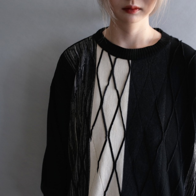 monotone color 3d cross line loose sweater