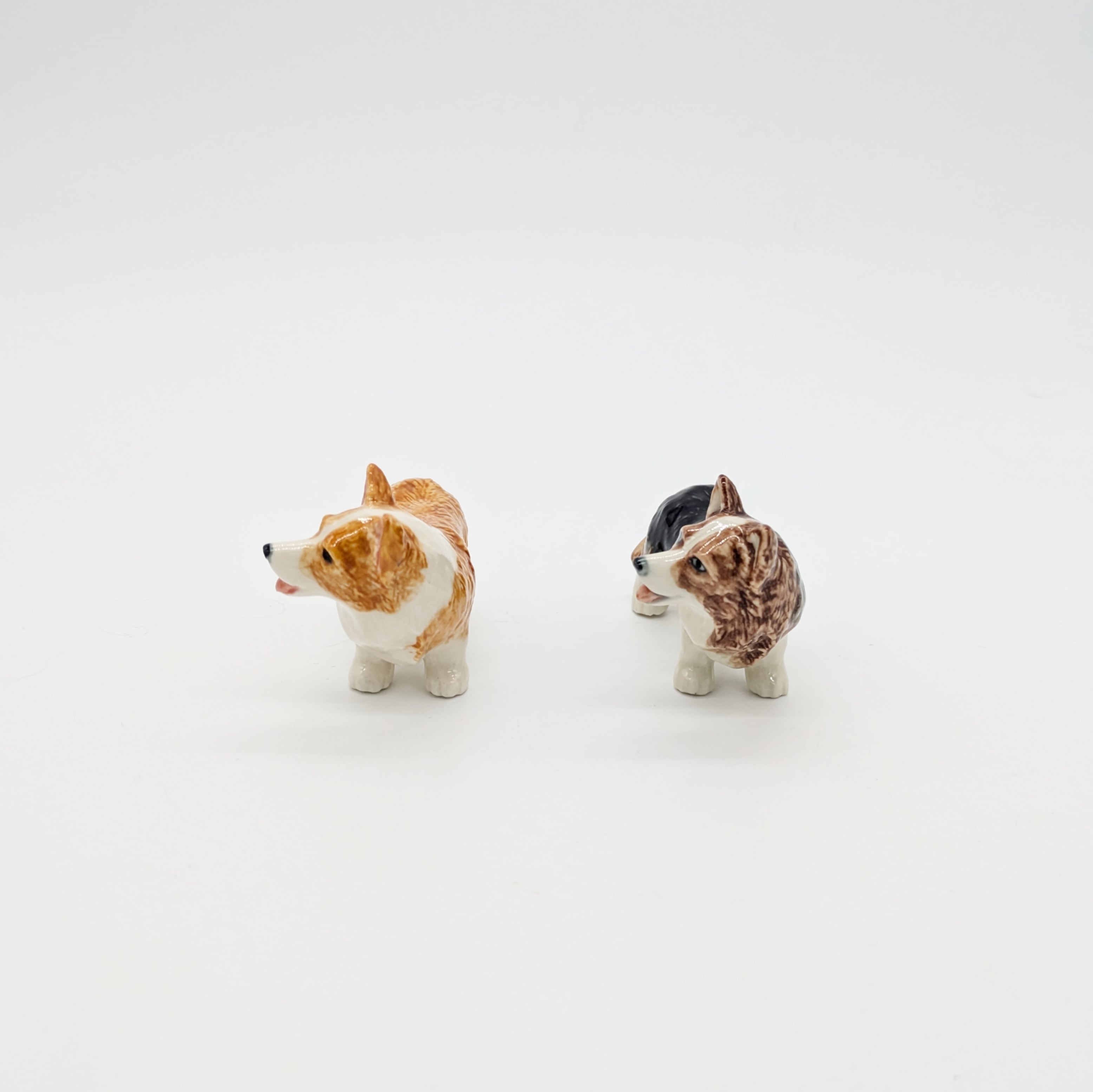 ミニチュア陶器】 Corgi | hitotonari -animal collecter's shop-