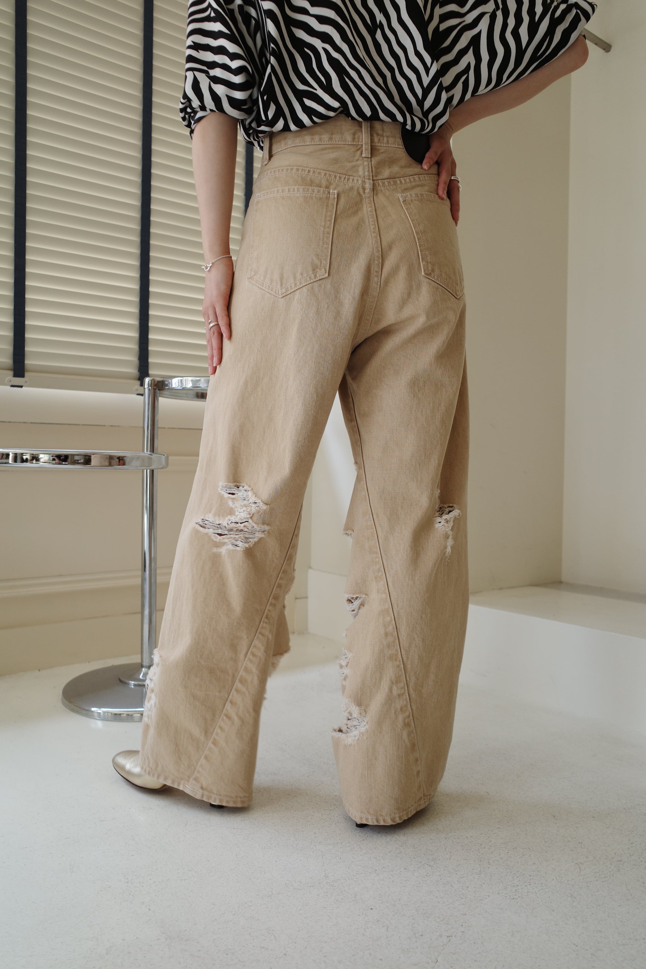 ギフト 23SS新作 BELPER TWISTED DENIM PANTS | academiadevendasmb.com.br