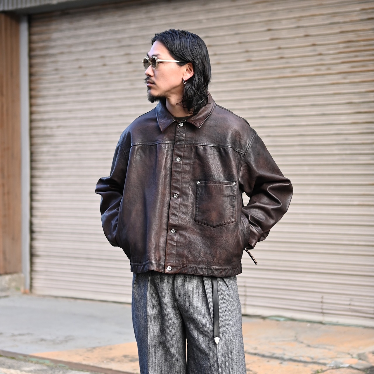 CCUの新作「TRUCKER JACKET」フェイデッドブラウンコーディネート