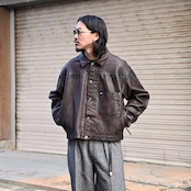 CCUの新作「TRUCKER JACKET」フェイデッドブラウンコーディネート