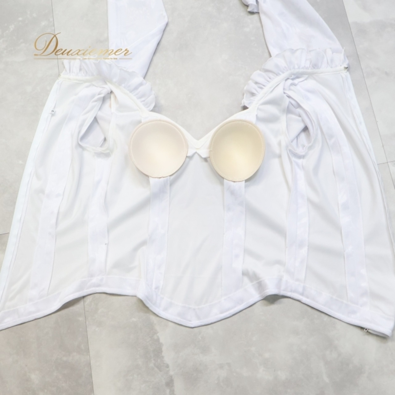 フラメンコ 衣装 トップス ブラウス 白 長袖 フリル ダンス パーティ 発表会 ホワイト系 フリルデザイン おしゃれ ダンス衣装 イベント用コスチューム エレガント レディース スタイリッシュ