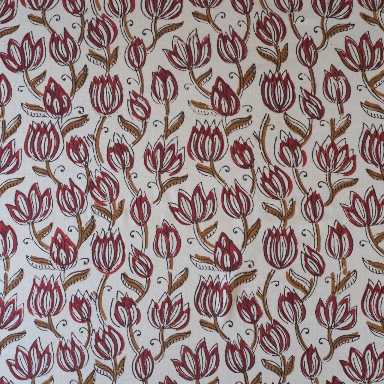 ブロックプリント生地【50cm単位】インド綿 花柄 生成り×赤×黄土色 #50510-WT1