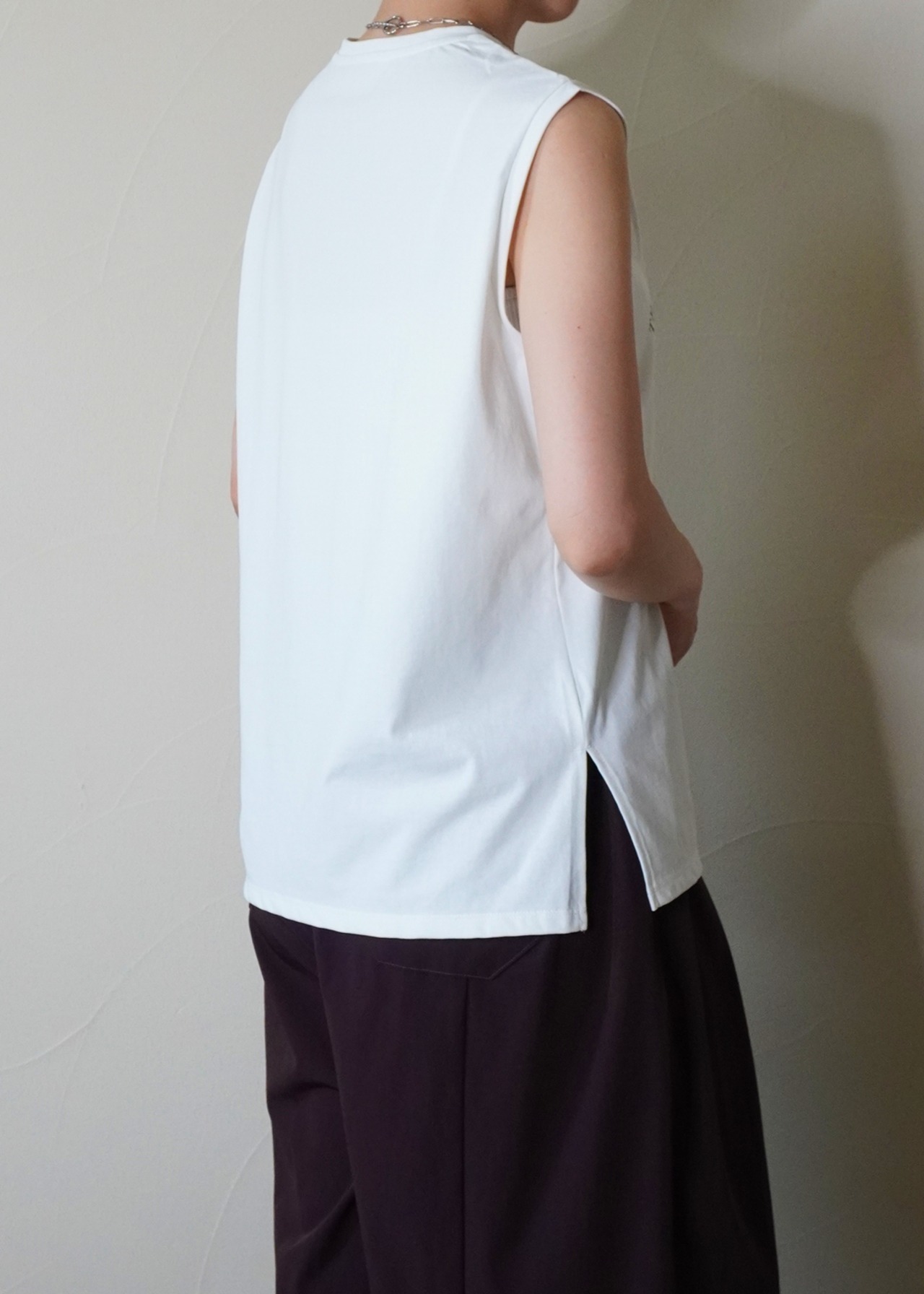 ノースリーブ　ロゴTシャツ