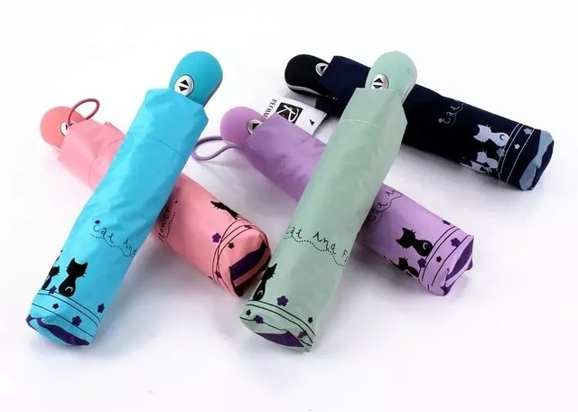 雨の日が楽しくなる猫柄の折り畳み傘