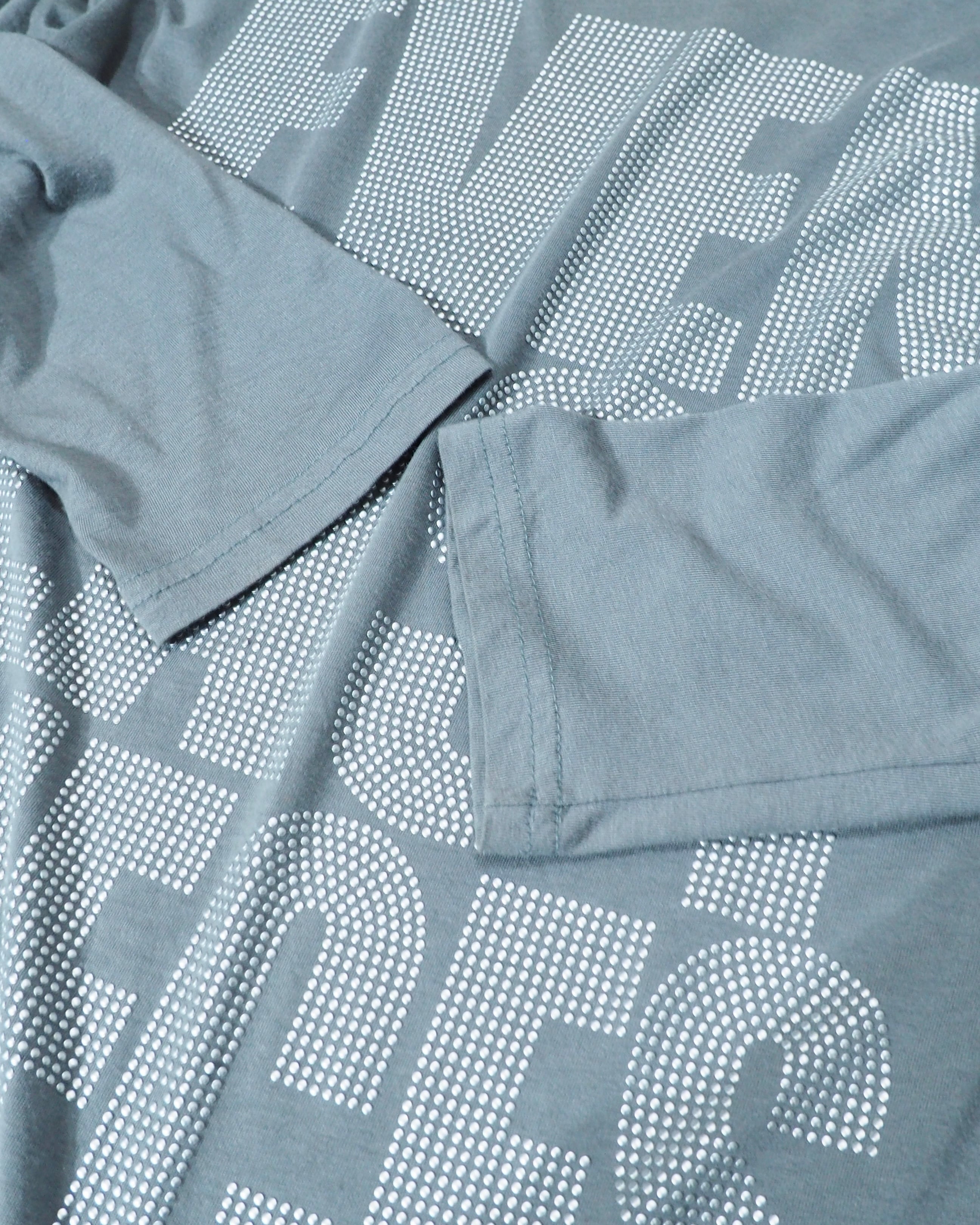 ” glamb - EVEN EASY PIECES ” Dot Font printed Long sleeve Tee