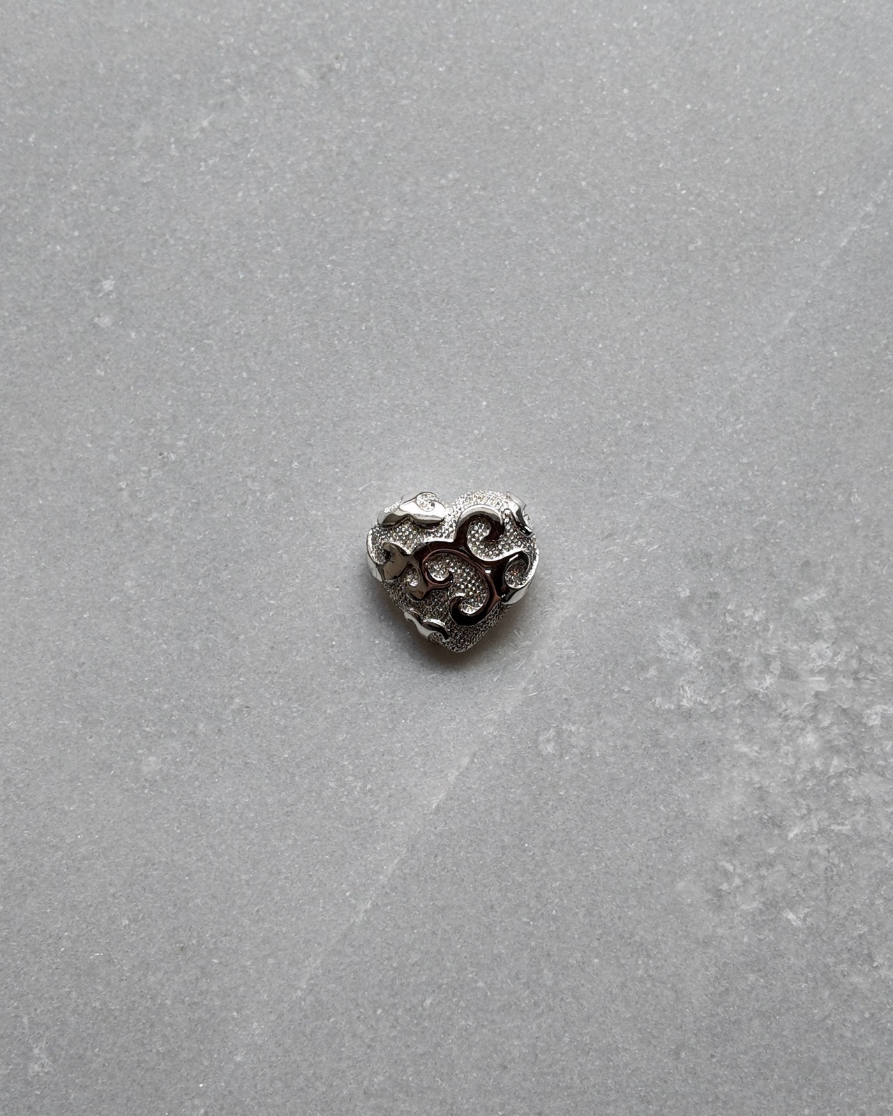 【Yves Saint Laurent】heart pin brooch