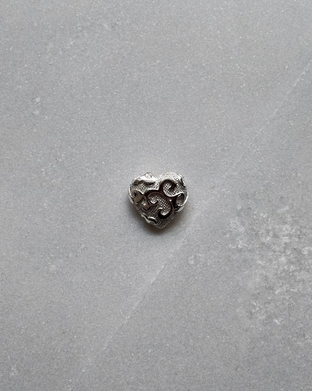 【Yves Saint Laurent】heart pin brooch