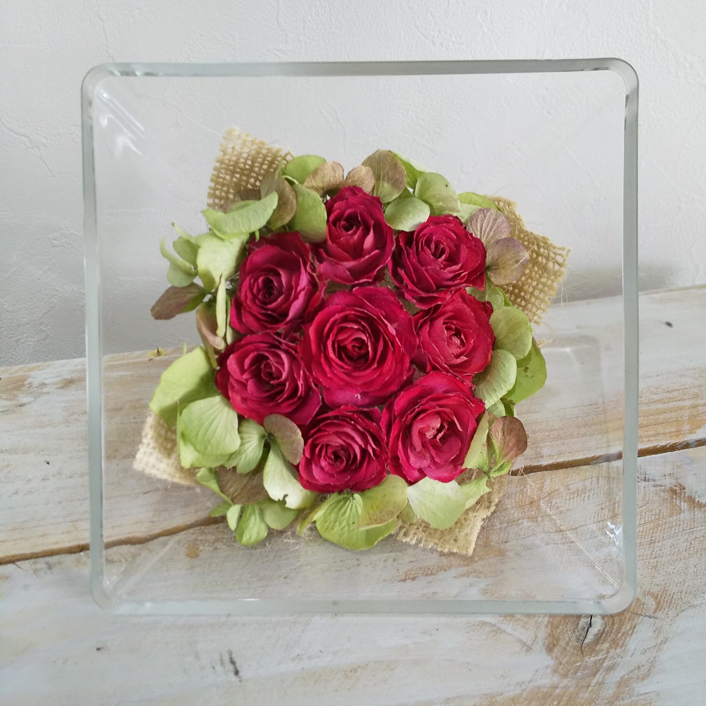 ドライフラワー ピンクの薔薇とグリーンの紫陽花 Chloris クロリス ドライフラワー ピンクの薔薇とグリーンの紫陽花 Chloris クロリス
