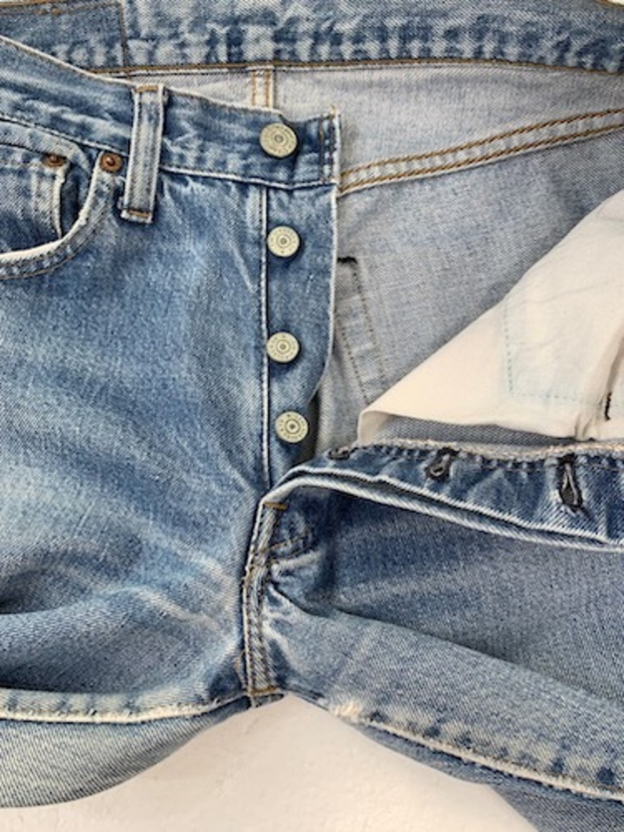 M-104 リーバイス Levis501古着 1981年赤耳 米国製刻524　W 70cm  股下 80cm　