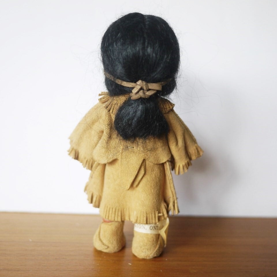 MapleNorth 限定版 　カナダ　人形　インディアン　伝統衣装