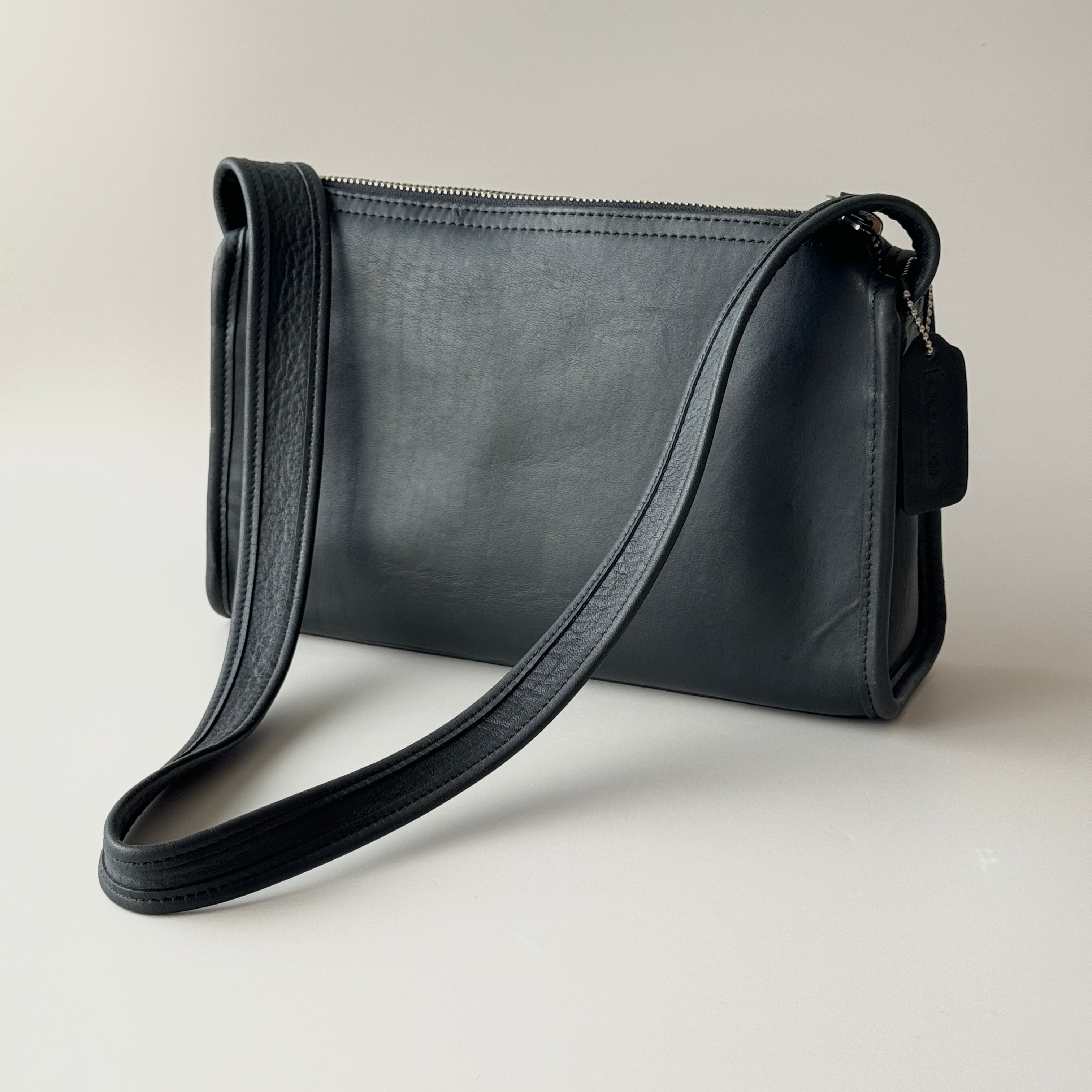 Vintage Coach 9057 Aero Small Zip '99 | ONE VINTAGE