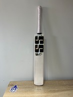 SS Sky Super Kashmir Willow Cricket Bat- Junior ジュニア