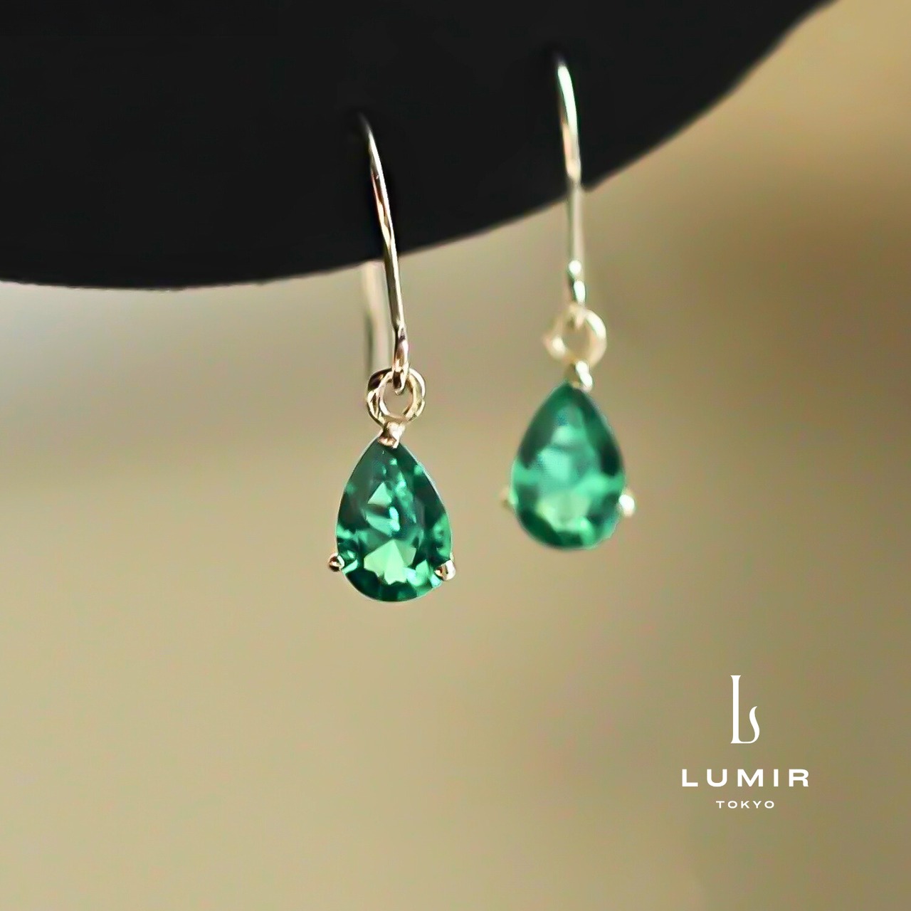 シンプルティアドロップピアス