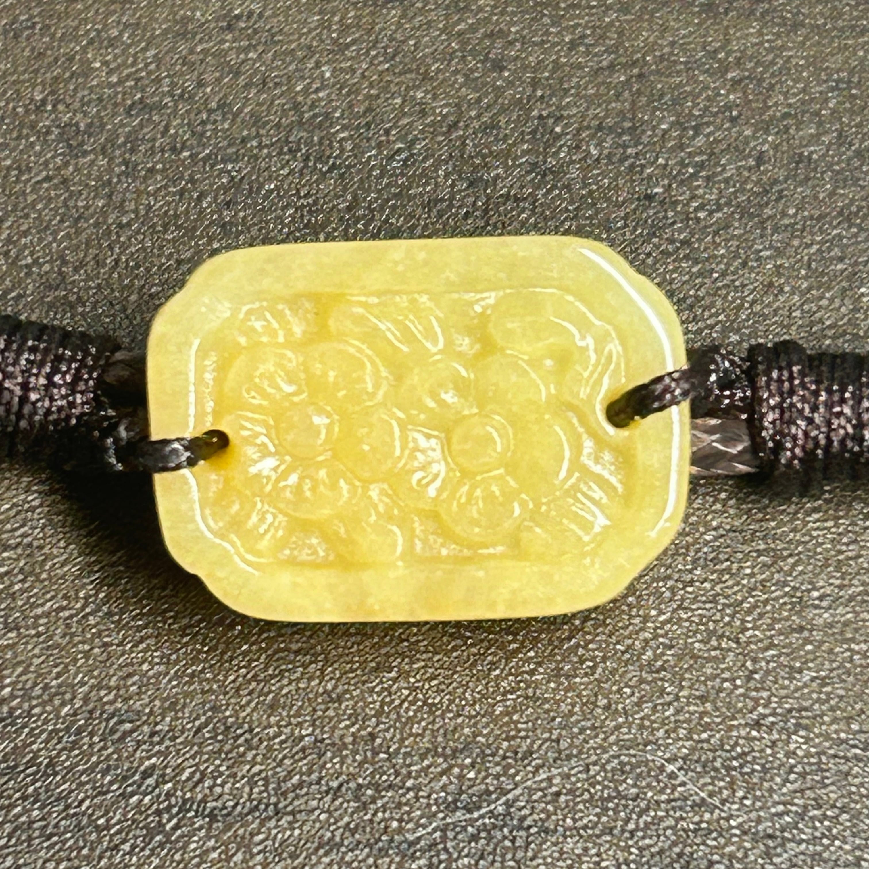 本翡翠玉 可愛い ミャマー産 彫刻 希少 高品質 無着色 天然ひすい