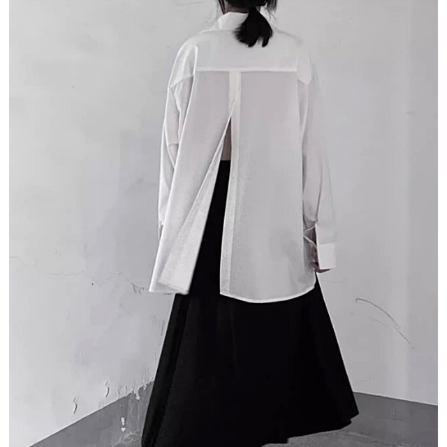 Back slit shirt C0269