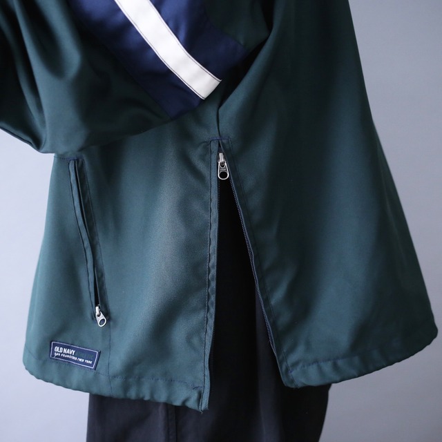 "OLD NAVY" over silhouette good coloring anorak parka
