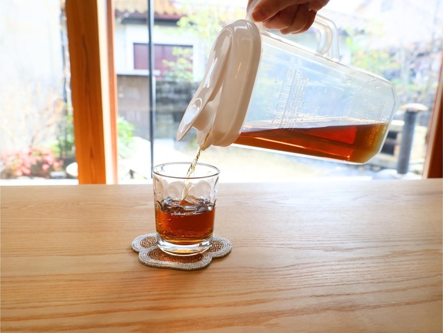 【人気商品】サンコープラスチック 日本製 麦茶ポット マリンクーラー ワンプッシュ 2L ホワイト
