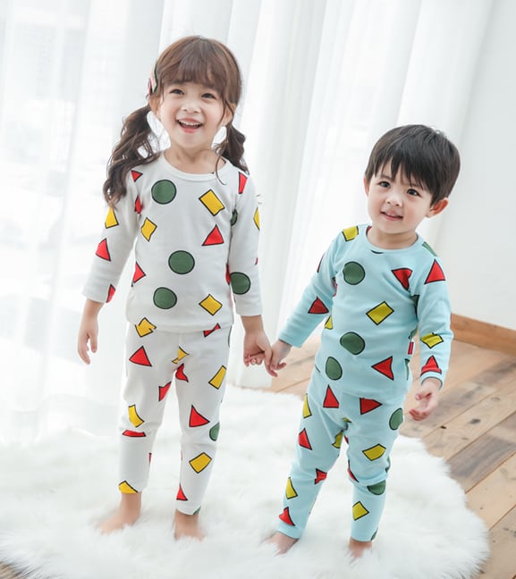 クレヨンしんちゃんパジャマ 90サイズ - パジャマ