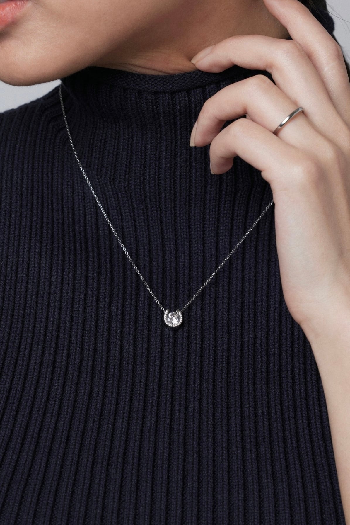 MAISON JEWELLメゾン ジュエル ホースシューネックレス ジルコニア ホースシュー ネックレス MN5145 | emu