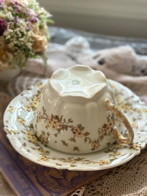フランスアンティーク Limoges リモージュ Jean Pouyat ジャンプーヤ 黄色い小花柄 カップ＆ソーサー