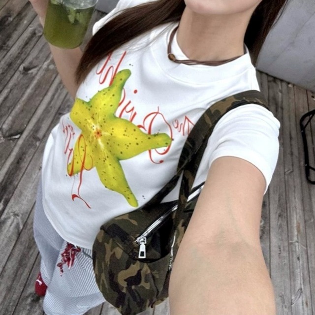 スターフルーツグラフィックレタリングTシャツ 2col   R02288