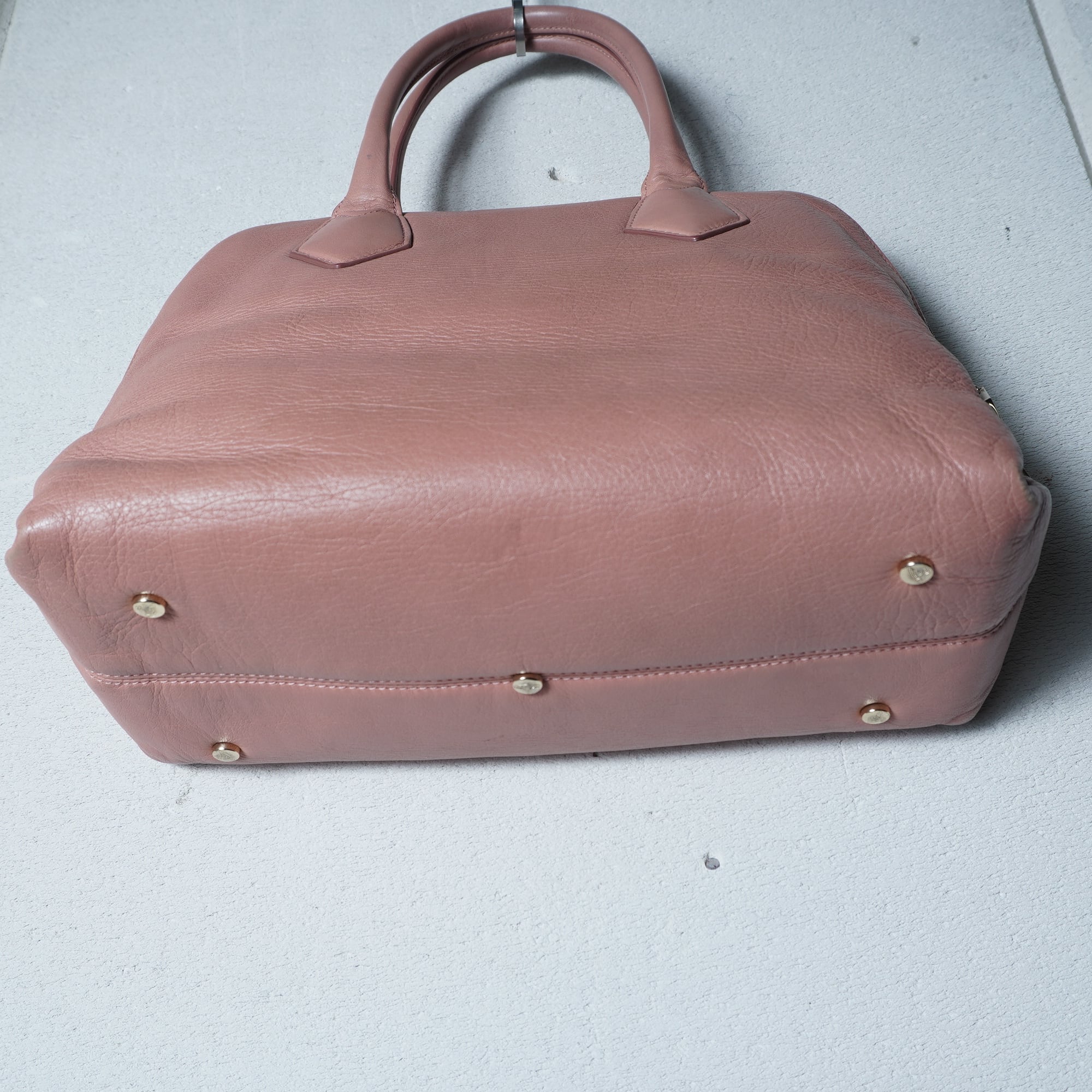 Vivienne Westwood】ヴィヴィアンウエストウッド オーブロゴ レザー