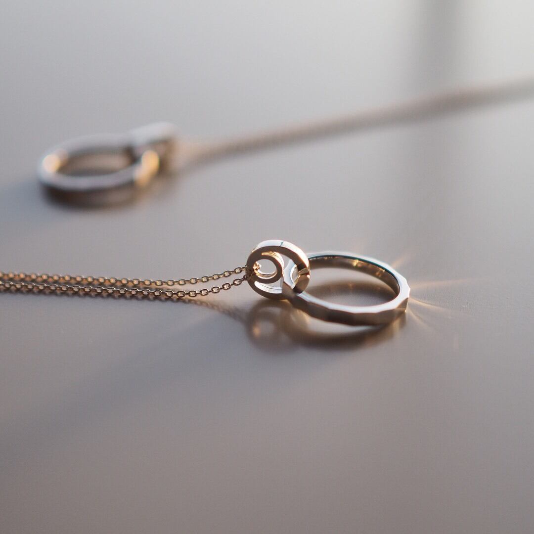 チェーン付き リングホルダーネックレス プラチナ950 指輪ホルダー Rh 001 Atelier Cram 公式 オンラインショップ 結婚指輪 婚約指輪 ペアリング ジュエリー チェーン付き リングホルダーネックレス プラチナ950 指輪ホルダー Rh 001 Atelier Cram 公式 オンラインショップ 結婚指輪 婚約指輪 ペアリング ジュエリー